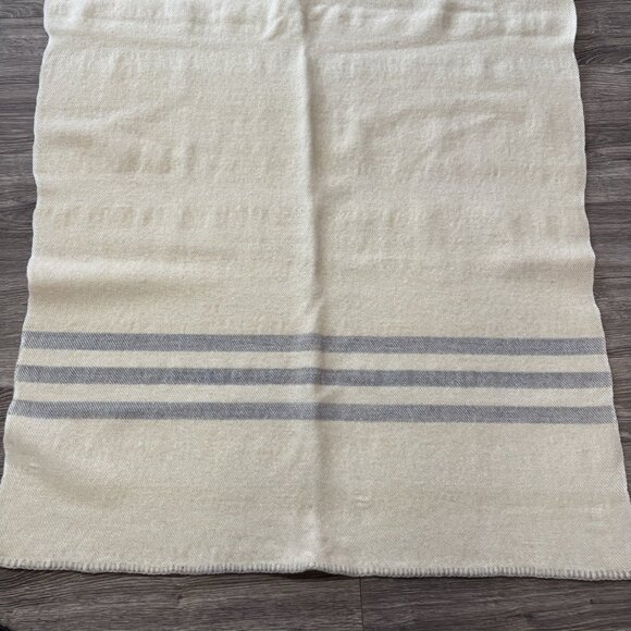 Vintage 100% Wool Blanket 36x74 Ivory Blue Stripe Throw Camp Cabin Decor Cottage - Picture 4 of 8
